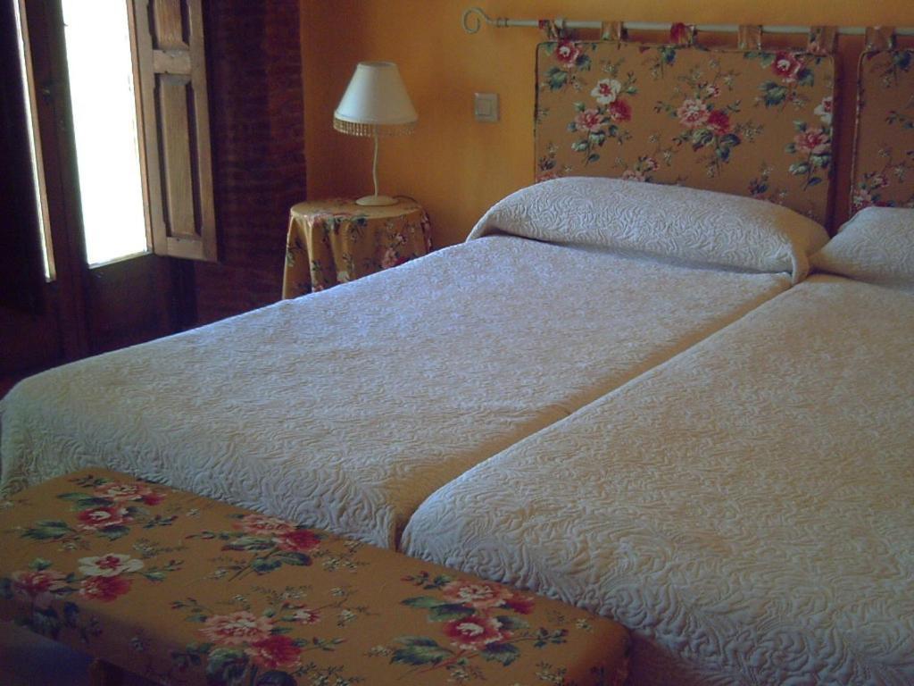 Hotel Balneario Almeida Dama Verde Almeida de Sayago الغرفة الصورة